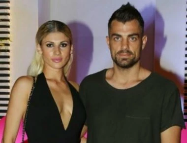 Δείτε την Όλγα Πηλιάκη γυμνή στην μπανιέρα της(φωτο)